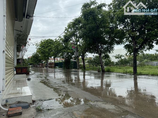 LÔ 2 MẶT TIỀN, NỞ HẬU, GẦN CHỢ TRƯỜNG , Ô TÔ VÀO ĐẤT TRUNG OAI TIÊN DƯƠNG DT 65M MT 5M
