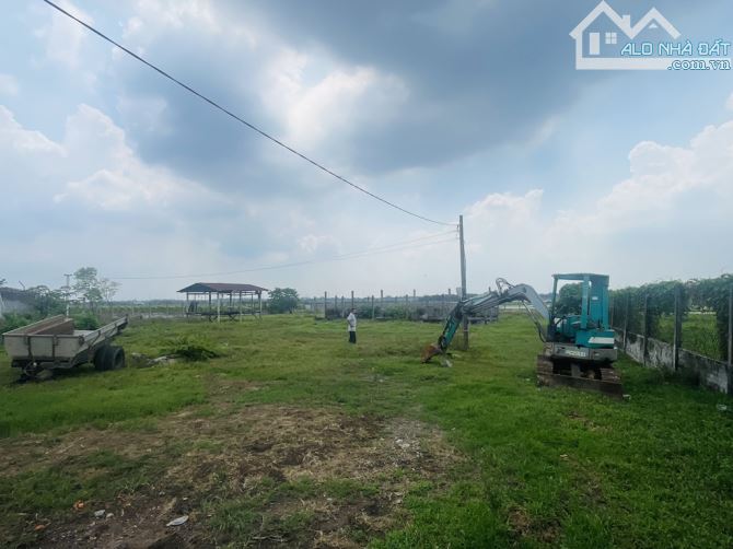 LÔ ĐẤT VUÔNG VỨC- 4700M2 - 250M2 THỔ CƯ- KÊNH TRUNG ƯƠNG HÓC MÔN - VÀNH ĐAI 3 - CHỈ 5TR/M2