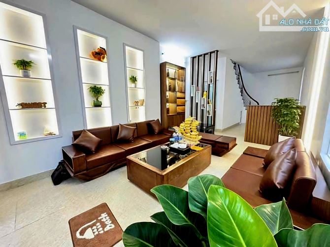 BÁN NHÀ ĐƯỜNG MỸ ĐÌNH 45M, LÔ GÓC, GẦN PHỐ, DÂN XÂY, FULL NỘI THẤT XỊN, Ở NGAY!