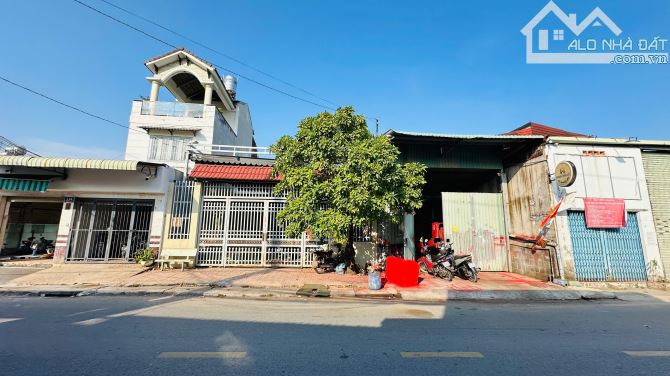 Đất mặt tiền kinh doanh gần Big C Go, 134m ngang 4,1m nở hậu, sổ riêng, 2282