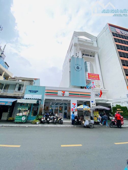 Bán khuôn đất hiếm MT trung tâm Q1 11x30m | DTCN 290m² ngay Trần Hưng Đạo - Bùi VIện