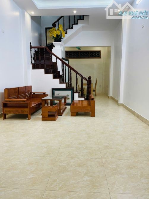 Bán nhà Tô Hiệu Hà Đông, ô tô đỗ cửa, ngõ thông, DT 45m2 4 tầng giá chỉ 8.8 tỷ