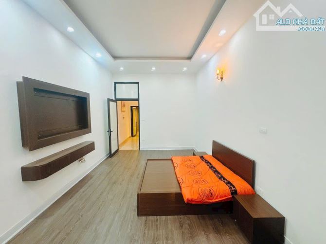 Bán Nhà PL Dân Trí Cao  Ô Tô Đỗ Cửa Đường Láng, DT 46m2 MT 5m Giá 12.9 Tỷ