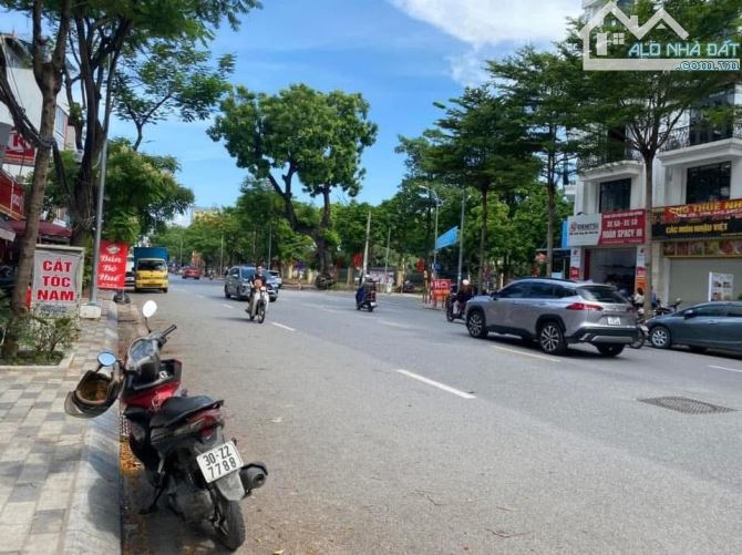 BÁN GẤP LIỀN KỀ LẠC LONG QUÂN XUÂN LA TÂY HỒ 90M 6 TẦNG THANG MÁY OTO TRÁNH Ở SƯỚNG