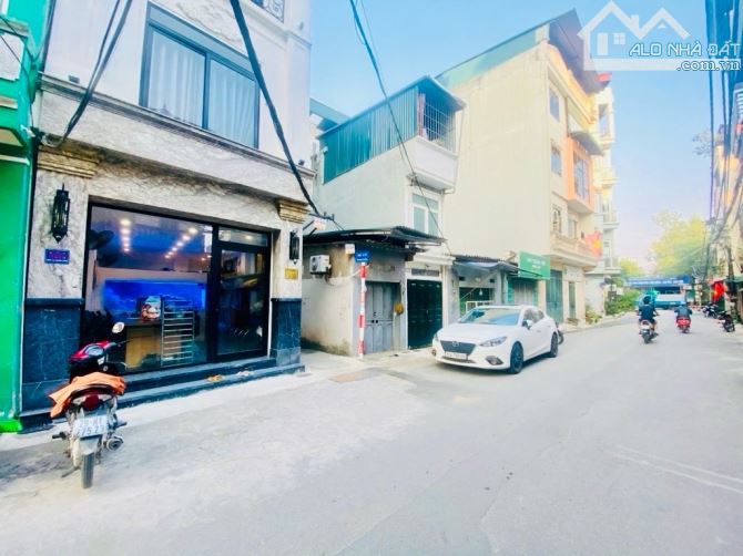 BÁN NHÀ NGUYỄN CHÍNH - TÂN MAI - Ô TÔ TRÁNH - KINH DOANH - DT 70M x 2T. GIÁ BÁN 16.1 TỶ