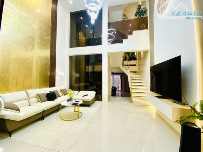 BIỆT THỰ MINI THANG MÁY – NGAY CHỢ THẠCH ĐÀ – DÒNG TIỀN 30 TRIỆU/THÁNG - NỞ HẬU TÀI LỘC