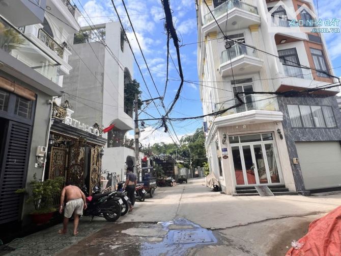 SIÊU HIẾM, NHÀ ĐẸP 3 TẦNG - Ô TÔ NGỦ TRONG NHÀ - ĐỖ XUÂN HỢP, PHƯỚC LONG B, CHỈ 7.5TỶ.