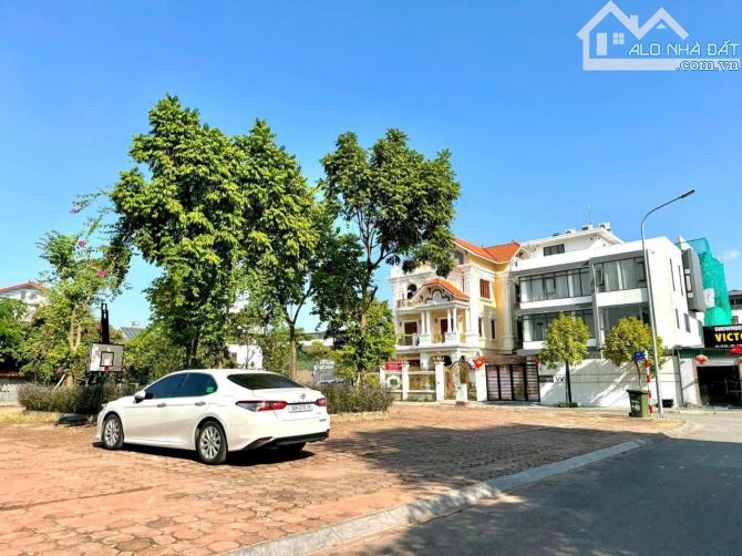 Rất hiếm lô đất tái định cư 31ha Trâu Quỳ, Vỉa hè đường 13m, Dt 110m2 - MT 7m