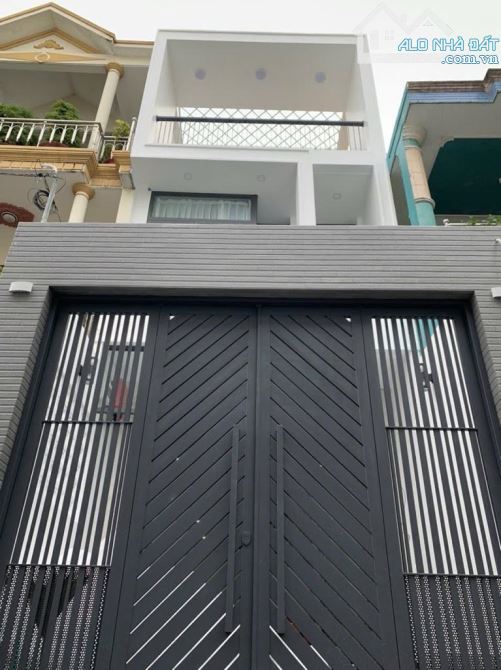 Bán gấp nhà Hẻm Xe Hơi Hoàng Diệu, Linh Trung, Thủ Đức. 85m2, 3tầng, 8.3tỷ.