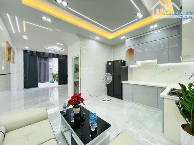 BÁN NHÀ MỚI QUANG TRUNG - HXH - 4.3x9 - GẦN CHỢ HẠNH THÔNG TÂY - 5.25 TỶ
