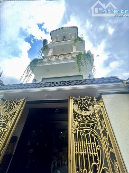 TÂN PHÚ - HẺM XE HƠI - NHÀ ĐẸP 5 TẦNG - 66M2 - NGANG GẦN 5M - 4PN 6WC - AN NINH .