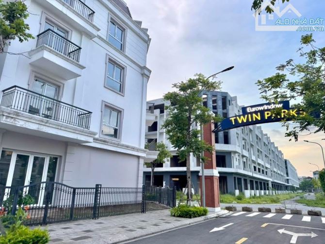 Giảm 1 tỷ, Giá đầu tư, Shophouse Vip Gia Lâm, Eurowindown, 75m2 - 16 tỷ