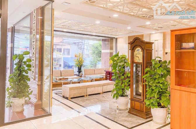 CẮT LỖ 15 TỶ TOÀ KHÁCH SẠN 12 TẦNG 60 PHÒNG PHỐ PHẠM VĂN ĐỒNG SẴN DÒNG TIỀN 6 TỶ/NĂM