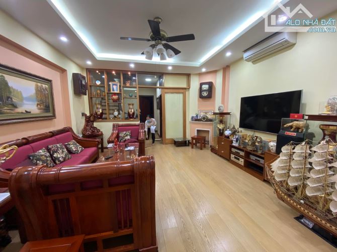 Phân lô vỉa hè Phùng Khoang, hàng xóm Làng Việt Kiều Châu Âu, gara ô tô, 80m2, hơn 22 tỷ