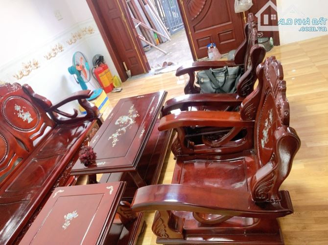 Bán nhà 4 Tầng Đông Hòa ngang Khủng hoảng 7m,SHR hoàn công,đường xe hơi