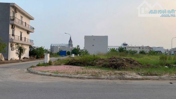 Lô góc 105m2 hai mặt đường Đất tái định cư Nam Hải 1_ cạnh Đồng Dứa