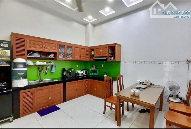HẺM VIP NHỰA 6M NGUYỄN THỊ BÚP - 4x11m - 3 TẦNG -
