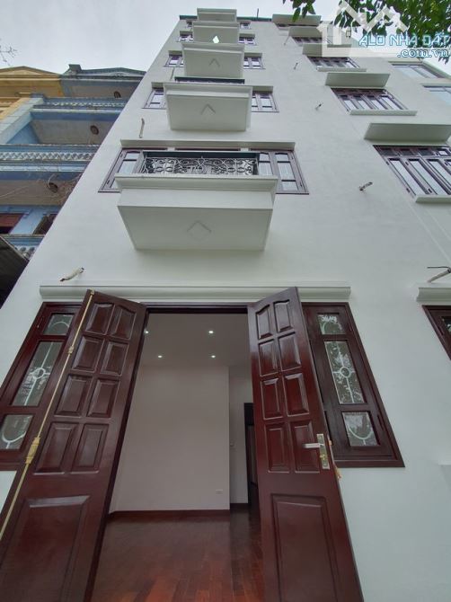 NHÀ TÂN MAI 80M2*7T, NGÕ Ô TÔ TRÁNH, THANG MÁY