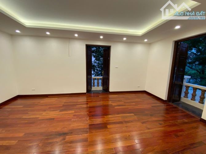 BÁN BIỆT THỰ KĐT MỸ ĐÌNH 2 ĐƯỜNG CAO XUÂN HUY BT21 LÔ GÓC 210M2 X 5 TẦNG MT 10M -SÂN VƯỜN - 10