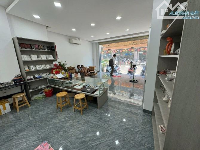 Bán nhà mặt đường Hoàng Văn Thụ 50m2 ngang5.24m giá 7.5tỷ - 1