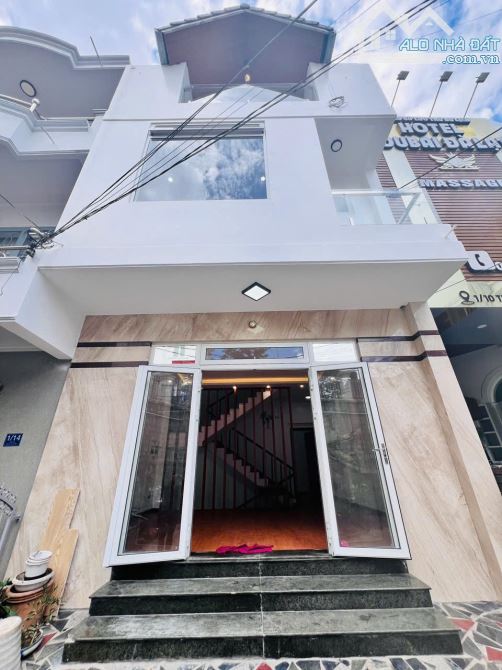 🏡CHỈ HƠN 9 TỶ SỞ HỮU CĂN NHÀ ĐI BỘ RA HỒ XUÂN HƯƠNG (NGANG HƠN 5M), ĐƯỜNG TRẦN PHÚ,P3 - 1