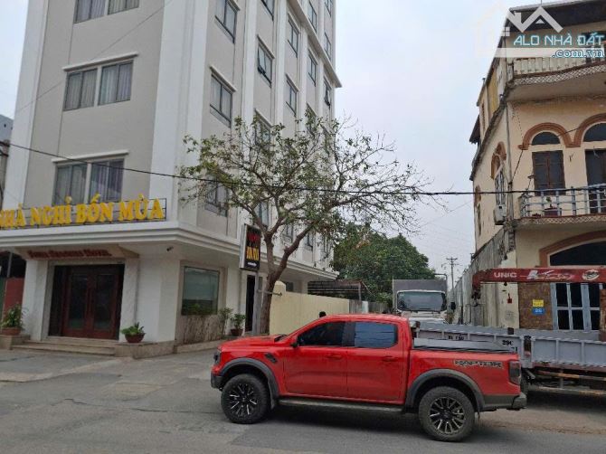 SIÊU PHẨM Ô TÔ TRÁNH - 3 THOÁNG ĐƯỜNG CAM MỘC -- ĐÔNG ANH- GIÁ 90TR/MET - 1
