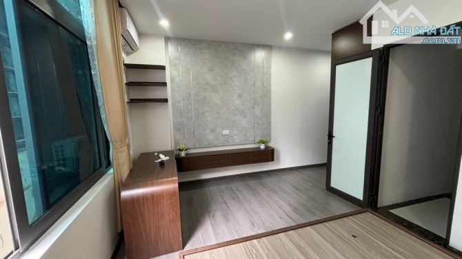 BÁN NHÀ 5 TẦNG MẶT TIỀN 4.5M PHỐ QUAN NHÂN KINH DOANH ĐỈNH GẦN BỆNH VIỆN ĐẠI HỌC Y DƯỢC - 1