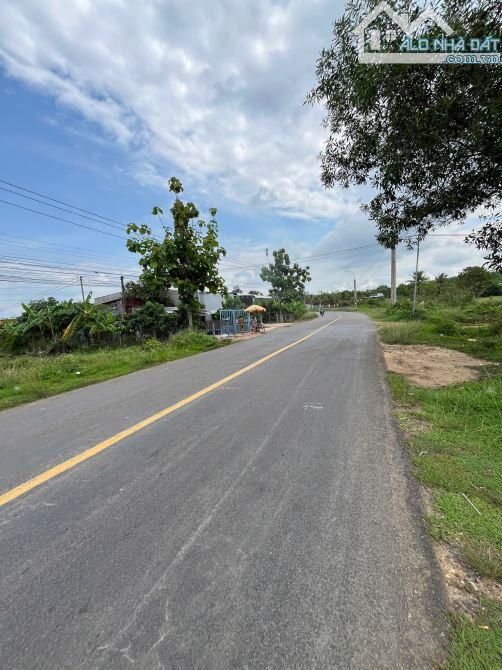 bán lô đất nền mặt tiền nhựa rẽ nhất thị trường lúc này 6m x 42m chỉ với giá 1,1tyr - 1