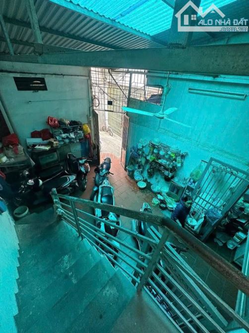 Phố Đào Tấn Ba Đình Nhà 3 Tầng DT 100m Sổ Đỏ 13.9 tỷ - 1
