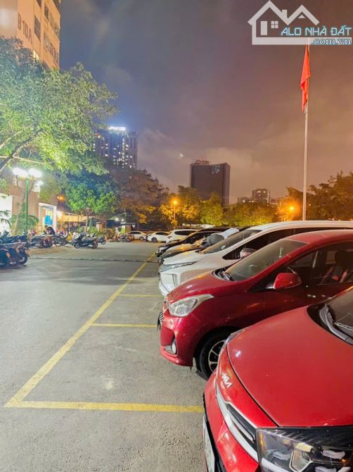 Bán căn CC Nam Trung Yên - Cầu Giấy - Hà Nội. FULL nội thất. Giá 5.25Tỷ. DT: 68.9m2 - 1