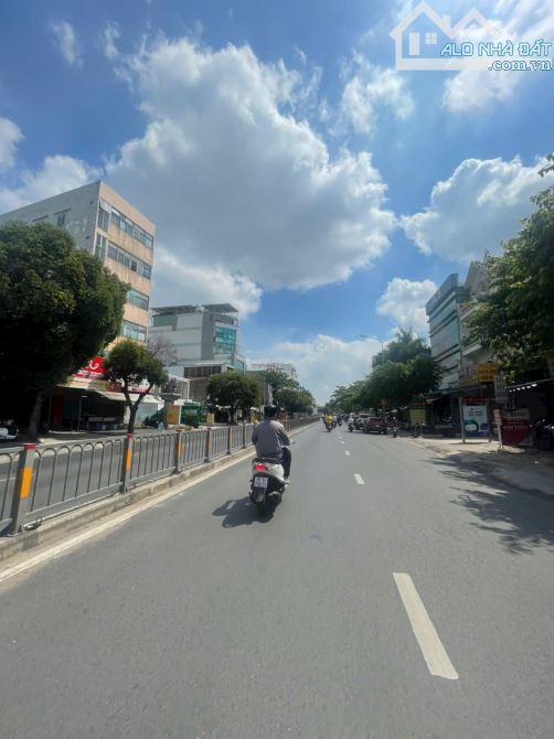 Bán Toà Nhà 7,7x26m Xây 4 Lầu Mặt Tiền Tây Thạnh-Ngay Nguyễn Hữu Tiến-Đường 30m Vỉa Hè To - 1