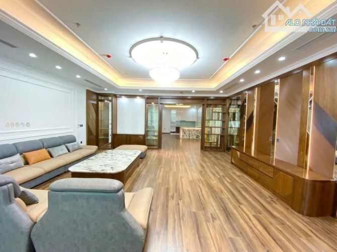 NHÀ PHÂN LÔ LẠC LONG QUÂN CẦU GIẤY DT 55M 7 TẦNG 21 TỶ KINH DOANH Ở SƯỚNG GẦN HỒ TÂY