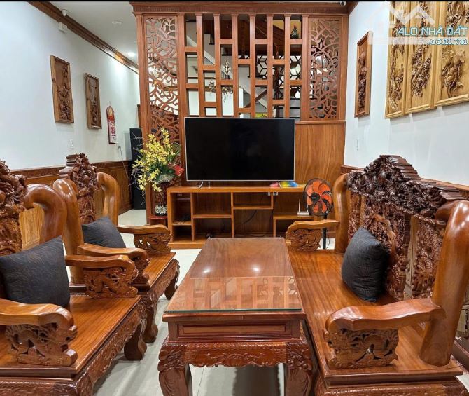 HXH – NHÀ ĐẸP 3 TẦNG – NỘI THẤT CAO CẤP – CÓ HỆ THỐNG NĂNG LƯỢNG MẶT TRỜI – ĐIỆN MIỄN PHÍ - 1