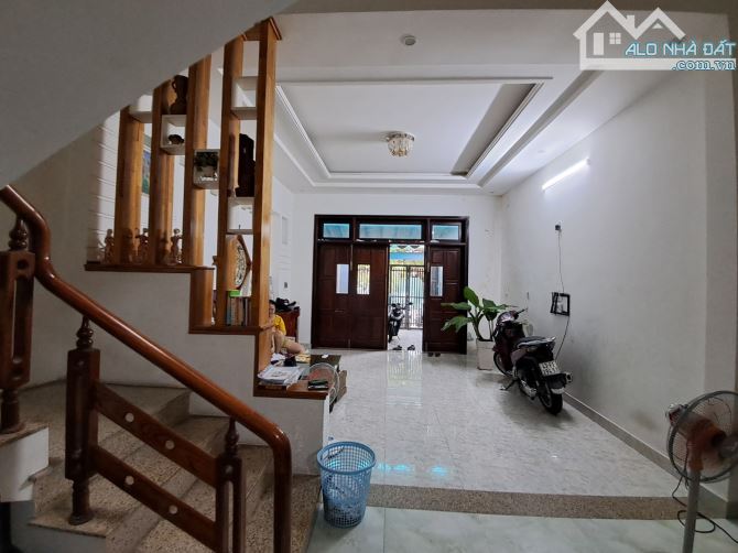 Bán gấp nhà MT Lê Đình Dương, Hải Châu sát Nguyễn Văn Linh, gần 90m, 4 tầng, Giá chỉ 2x Tỷ - 1
