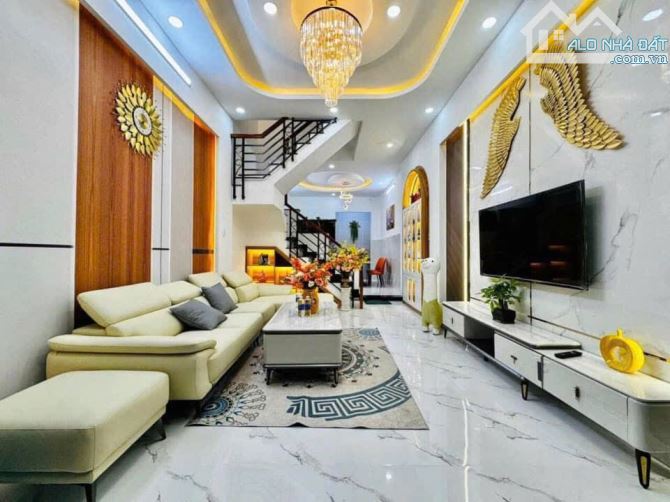 Tôi đi định cư Canada cần bán nhanh nhà mt Đ. Lý Văn phức ,Tân định ,Q1 ,80m2 /4tỷ280tr - 1