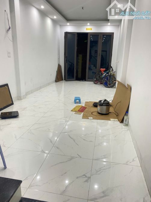 Cần bán gấp siêu phẩm phân lô Đông Thắng 38 m2, 5T, lô góc, ô tô - 1