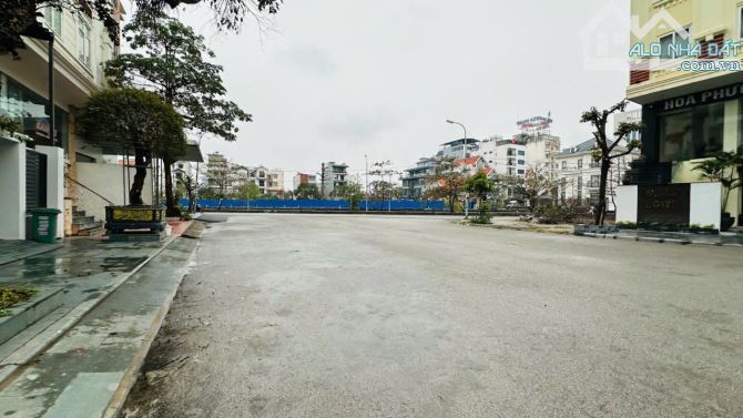 Bán đất khu phân lô Lê Hồng Phong - Diện tích : 200m2 - Mặt tiền : 10m - 2