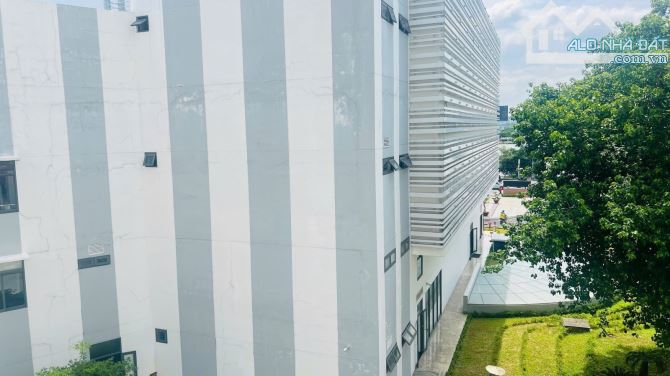 Bán nhà mặt tiền Q1 dưới 75 tỷ,  THI SÁCH 7 tầng 73m2 nở hậu 6.8m, SHR hoàn công. TL - 2