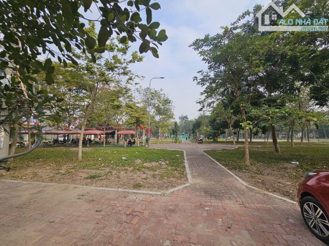 Bán đất . Phạm Ngũ Lão . Khả Lễ . dt 81m . mt 4,5m . hướng ĐB . giá 12 tỷ - 2