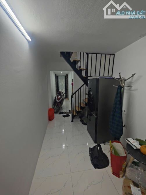 3.35 TỶ-19M2-5 TẦNG-GẦN PHỐ-SỔ RIÊNG-BẠCH MAI-HBT - 2