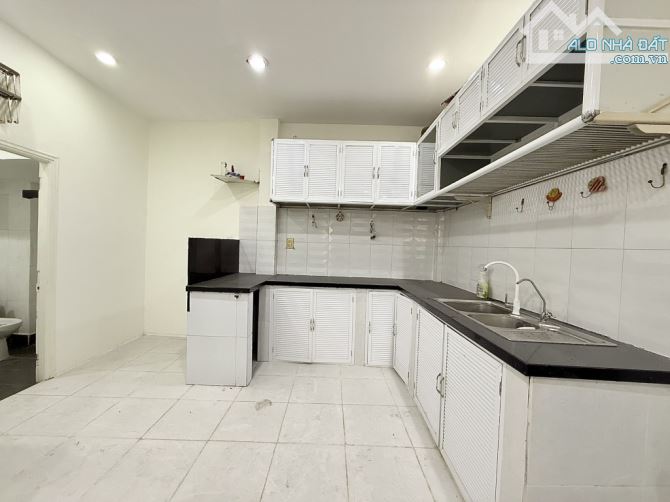 HẺM XE TẢI THÔNG - QUANG TRUNG - CÔNG VIÊN LÀNG HOA - P8 GV - 59M (5.5x10.5) - 2