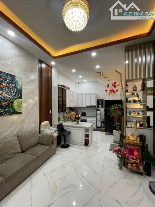 Bán nhà chính chủ Quận 4, Tôn Thất Thuyết, HXH, không QH, 4 tầng, 140m2, ngang 4.5m, hơn 7 - 2