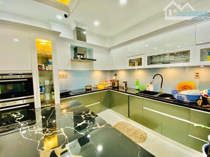 BÁN NHÀ BIỆT THỰ 2 MẶT TIỀN - TRẦN XUÂN SOẠN, Tân Kiểng Quận 7- GIÁ 13 tỷ 3 - 2