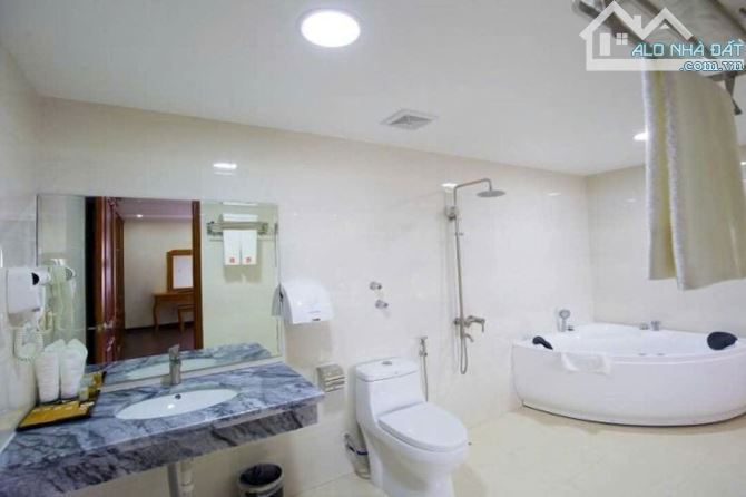 Khách sạn 13 tầng Cao cấp Dịch Vọng 850m Cầu Giấy Hà Nội với 71 phòng dòng tiền khủng Hà N - 2
