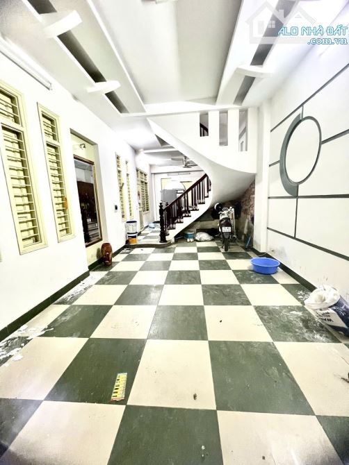 BÁN NHÀ PHÂN LÔ OTO- LÔ GÓC DƯƠNG QUẢNG HÀM CẦU GIÁY SIÊU VIP CHỈ 19,8 TỶ - 2