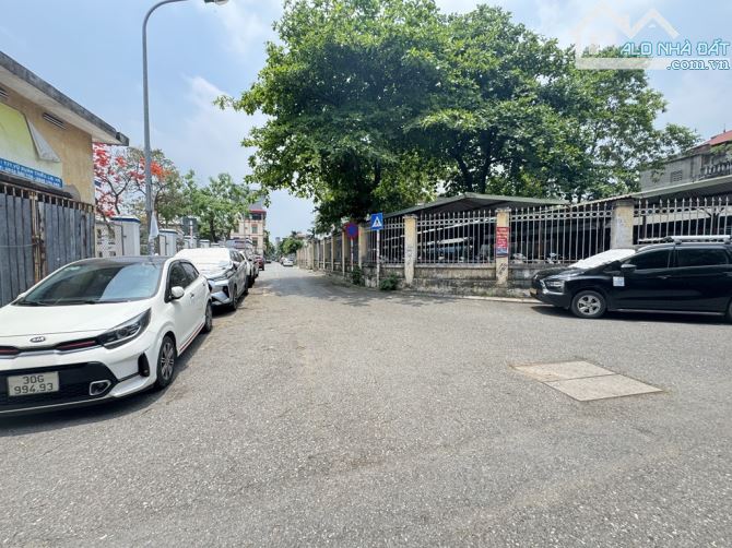 Chỉ 2,66 tỉ có Nhà 40m - mặt Ngõ Kinh Doanh- Ô tô thông Sài Đồng LB - 2