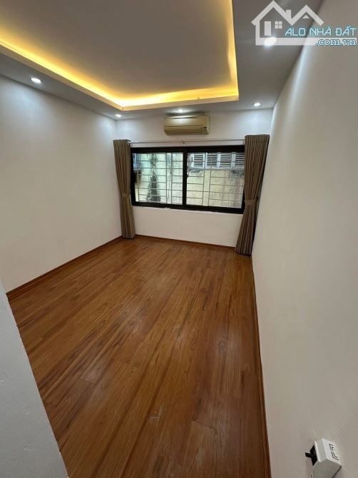 Bán nhà phố Hương Viên, HBT  25m-5 tầng-5,8 tỷ   Ngõ nông , gần phố   Giao thông thuận ti - 2
