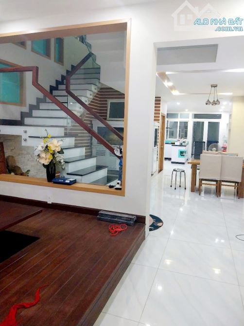Bán GẤP Căn Biệt Thự TÂM Huyết 5x33m Mặt Tiền Trung Mỹ Tây 4, Hóc Môn Giá 9.6 tỷ - 2