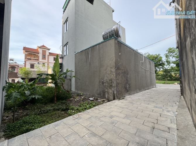 LÔ 2 MẶT TIỀN, NỞ HẬU, GẦN CHỢ TRƯỜNG , Ô TÔ VÀO ĐẤT TRUNG OAI TIÊN DƯƠNG DT 65M MT 5M - 2