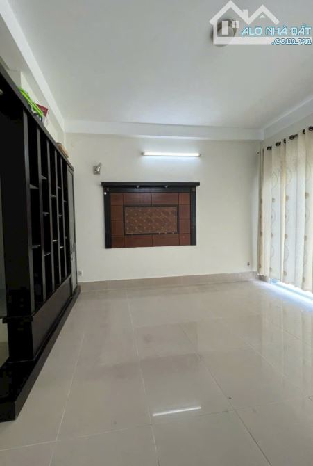 Bán nhanh nhà cũ Mặt Tiền Hùng Vương (4 x15m) Giá bán: 20 Tỷ. - 2